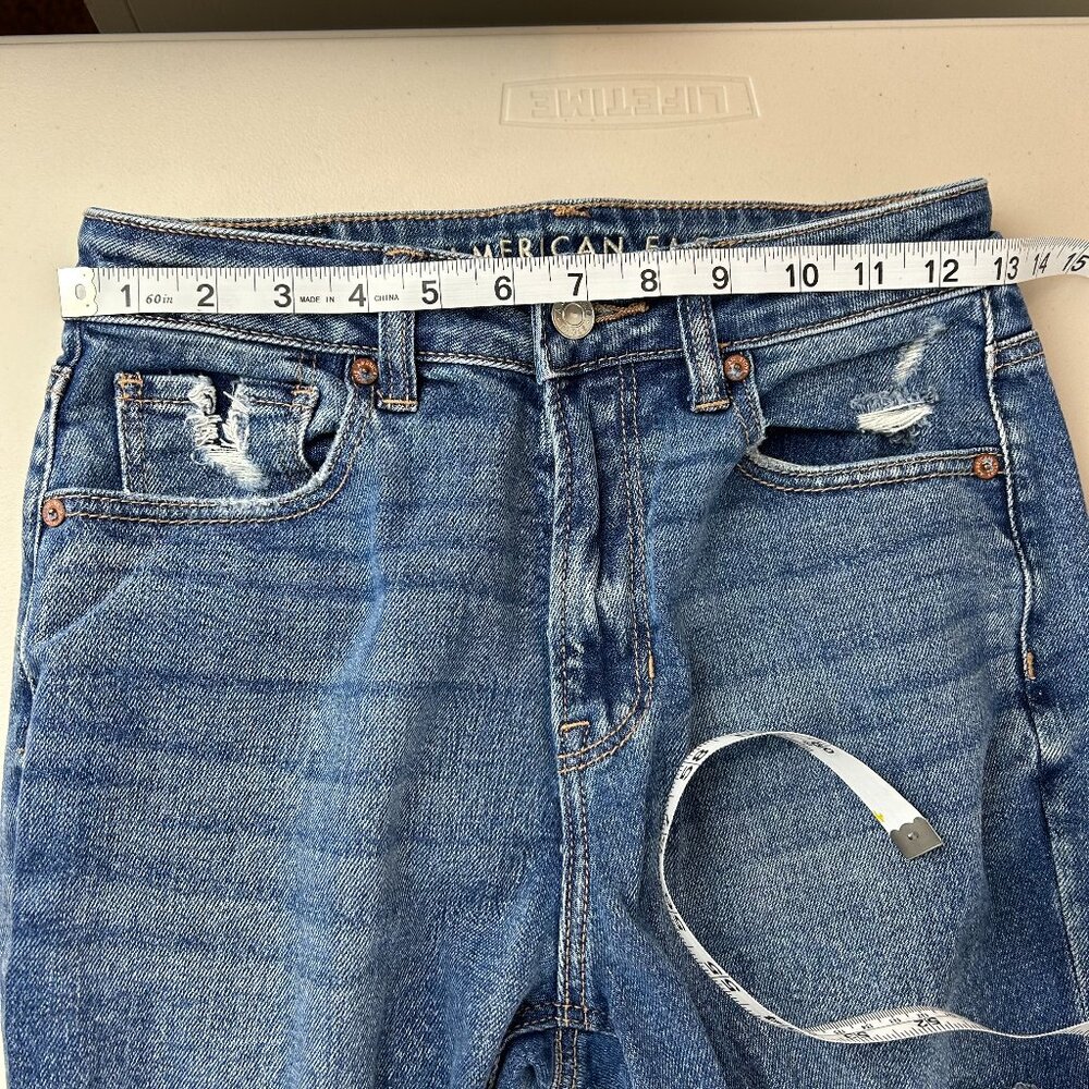 American Eagle Mom Stretch Mom Straight Women's Jean with Distressing Size: 2R - Picture 10 of 16